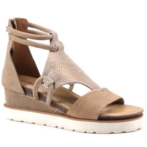 Diba True Clover Wedge Style Sandal Size 7-7.5